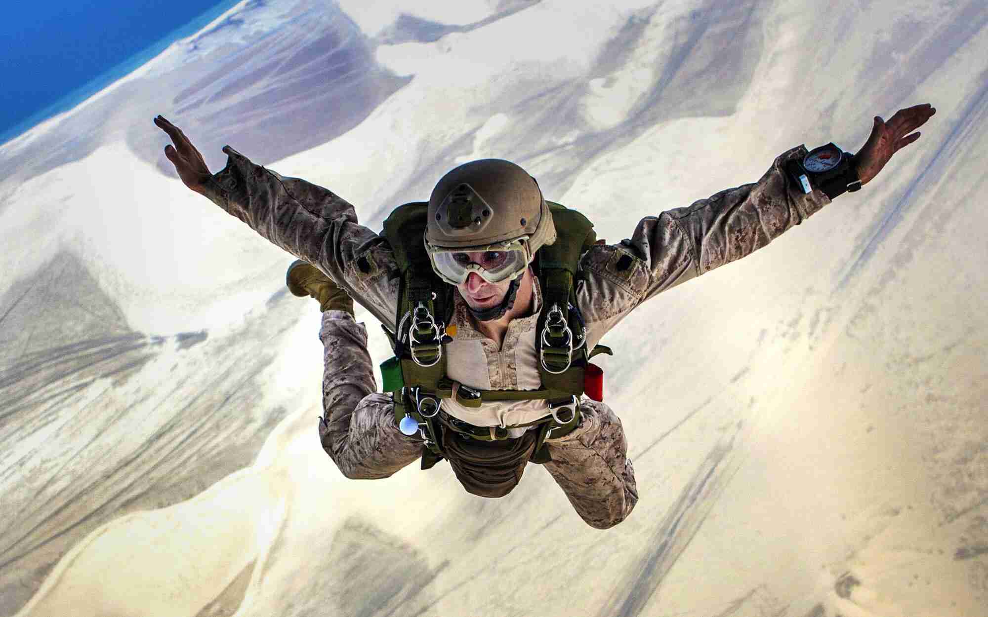 People sky jump airplane military high 1081782 pxhere.com