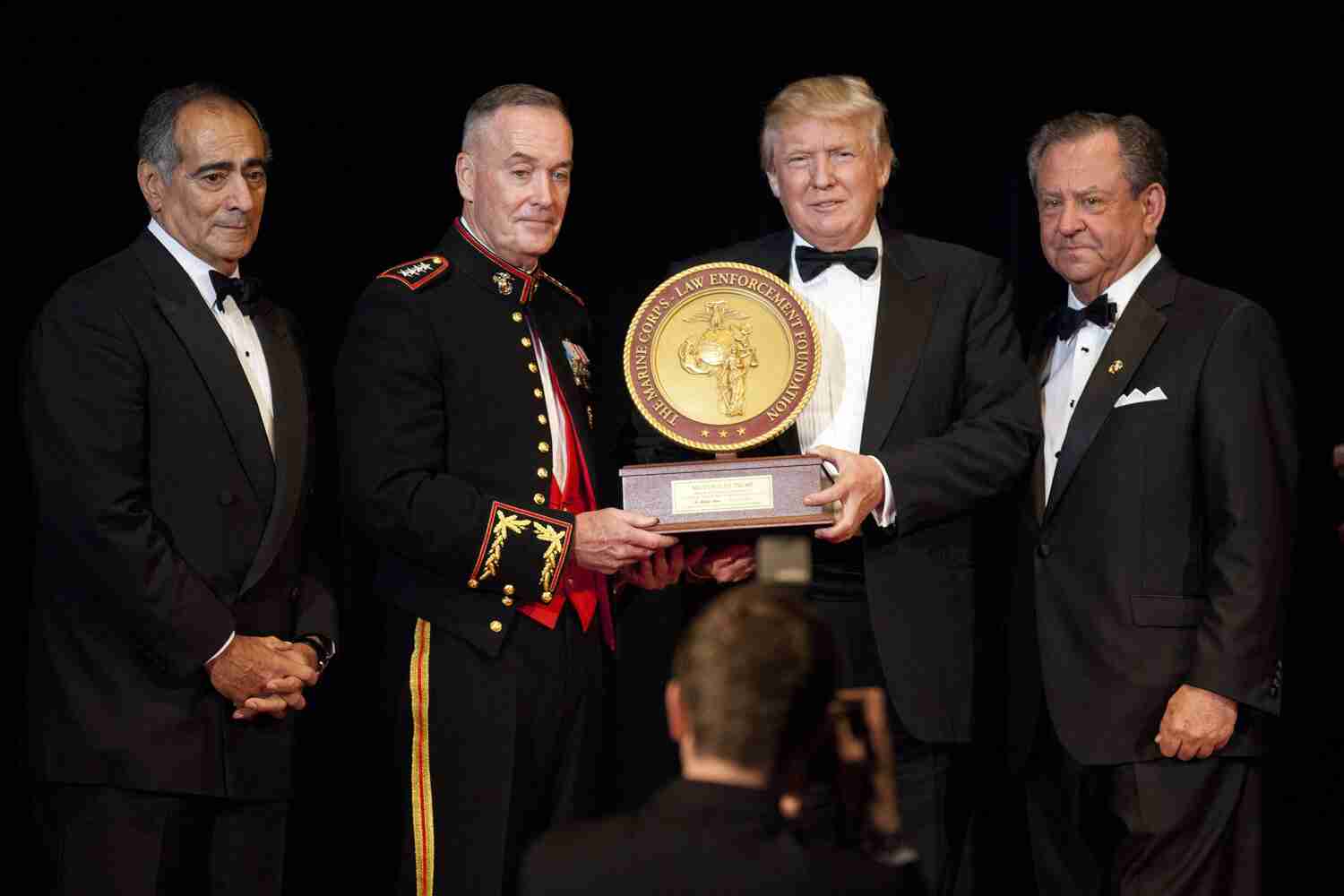 Usa america men award marine corps donald trump john 1047693 pxhere.com (1)